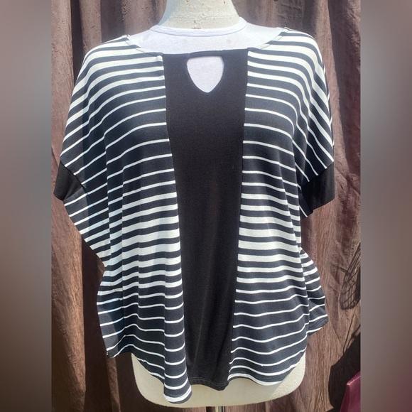 🤗16-You Are Magnetic❤️ Bobeau Black & White Tunic - Picture 3 of 14